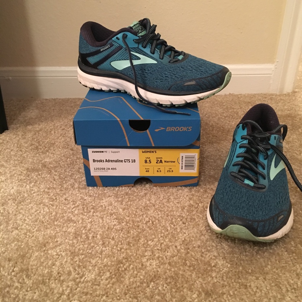 Brooks Adrenaline GTS 18 Running Shoes (8.5 N)